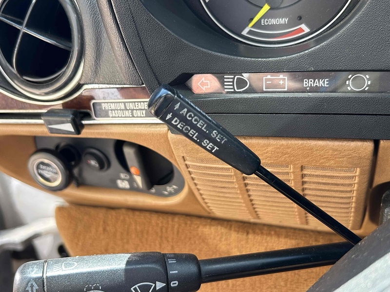 Mercedes-Benz SL 560 5.5 Convertible Petrol