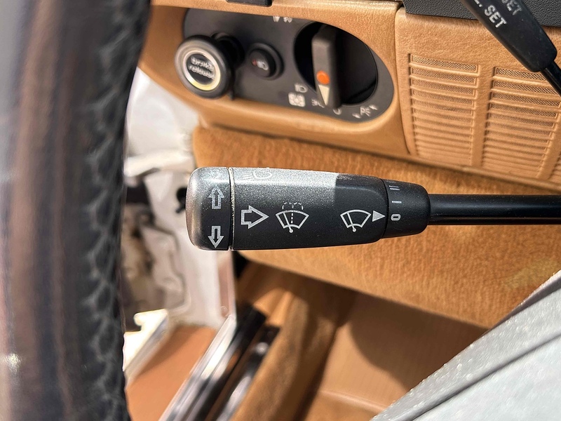 Mercedes-Benz SL 560 5.5 Convertible Petrol