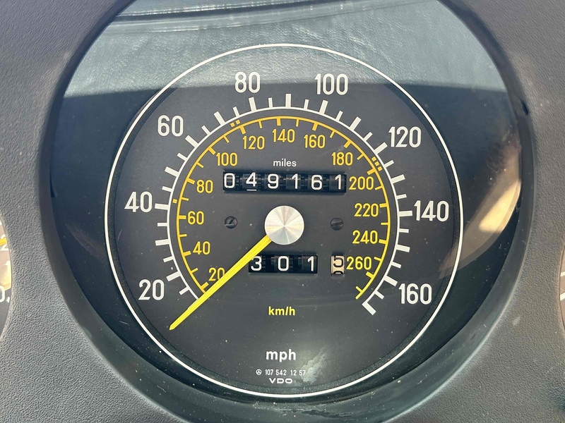 Mercedes-Benz SL 560 5.5 Convertible Petrol