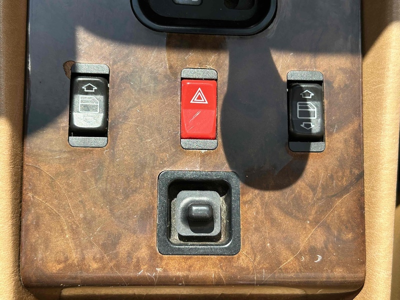 Mercedes-Benz SL 560 5.5 Convertible Petrol