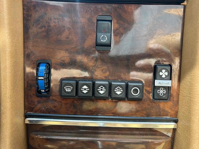 Mercedes-Benz SL 560 5.5 Convertible Petrol