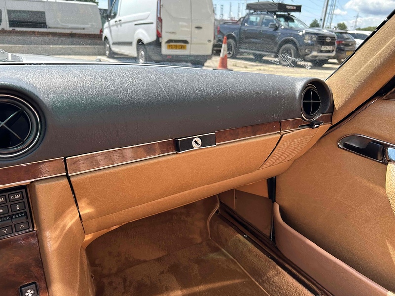 Mercedes-Benz SL 560 5.5 Convertible Petrol