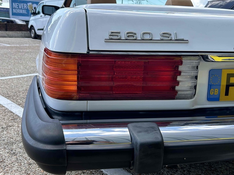 Mercedes-Benz SL 560 5.5 Convertible Petrol