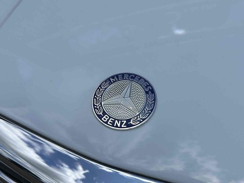 Mercedes-Benz SL 560 5.5 Convertible Petrol