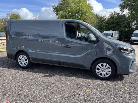 Nissan Primastar dCi 30 Tekna+ - U3844