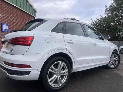 Audi Q3 TFSI S-Line - U3975