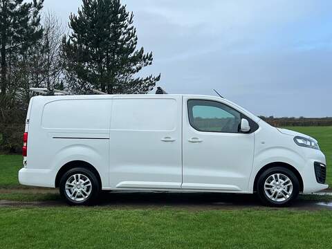 Vauxhall Vivaro Turbo D 2900 Sportive - U4026