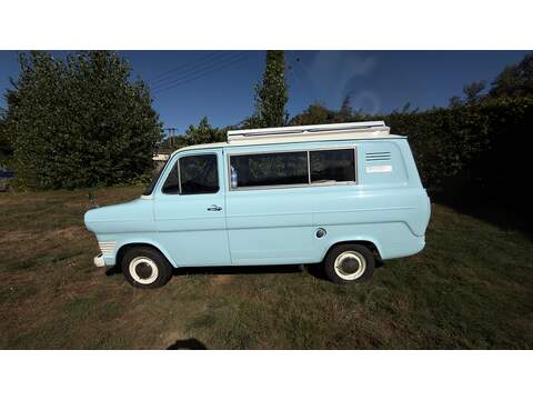 Ford Transit Motor Caravan - U4157