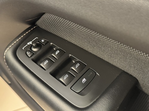 2.0h T6 Recharge 11.6kWh R-Design SUV 5dr Petrol Plug-in Hybrid Auto AWD Euro 6 (s/s) (340 ps)