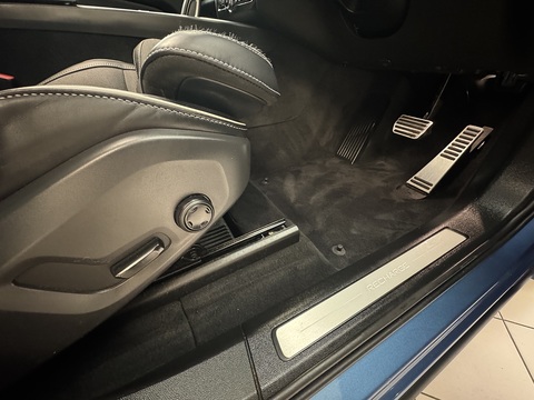 2.0h T6 Recharge 11.6kWh R-Design SUV 5dr Petrol Plug-in Hybrid Auto AWD Euro 6 (s/s) (340 ps)