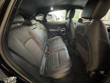 Jaguar E-PACE P300e R-Dynamic HSE 