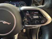 Jaguar E-PACE P300e R-Dynamic HSE 