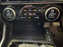 Jaguar E-PACE P300e R-Dynamic HSE 