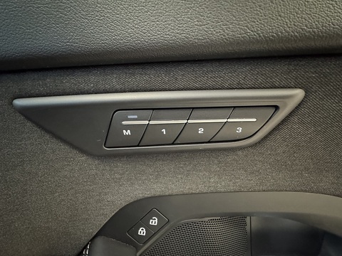 1.5 P300e 12.17kWh R-Dynamic HSE SUV 5dr Petrol Plug-in Hybrid Auto AWD Euro 6 (s/s) (309 ps)