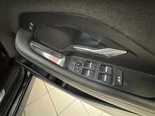 Jaguar E-PACE P300e R-Dynamic HSE 