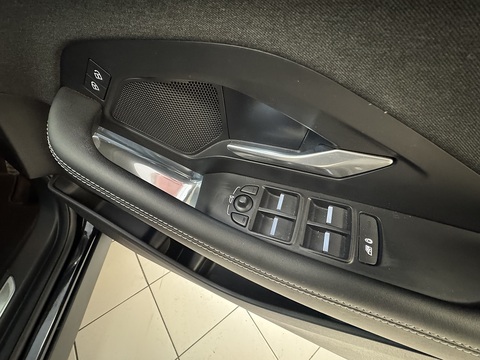 1.5 P300e 12.17kWh R-Dynamic HSE SUV 5dr Petrol Plug-in Hybrid Auto AWD Euro 6 (s/s) (309 ps)