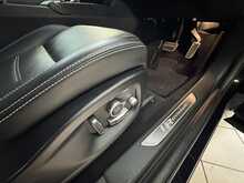 Jaguar E-PACE P300e R-Dynamic HSE 