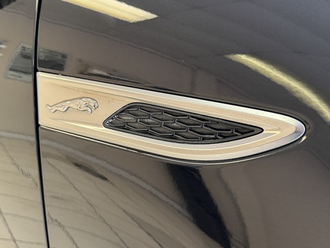 1.5 P300e 12.17kWh R-Dynamic HSE SUV 5dr Petrol Plug-in Hybrid Auto AWD Euro 6 (s/s) (309 ps)