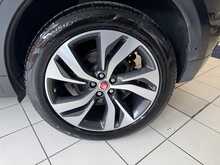 Jaguar E-PACE P300e R-Dynamic HSE 