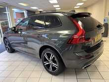Volvo XC60 B5 MHEV R-Design 