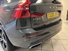 Volvo XC60 B5 MHEV R-Design 