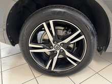 Volvo XC60 B5 MHEV R-Design 