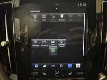 Volvo XC60 B5 MHEV R-Design 