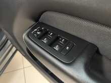 Volvo XC60 B5 MHEV R-Design 