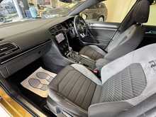 Volkswagen Golf TSI EVO R-Line 