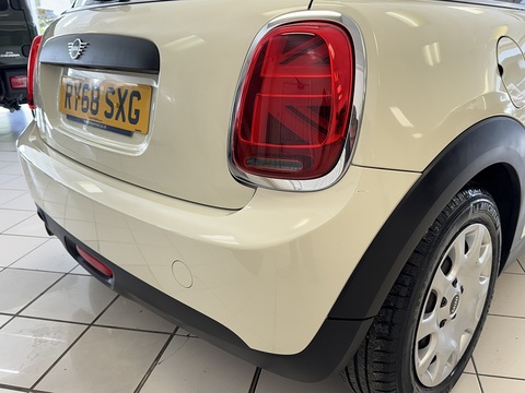 1.5 One Classic Hatchback 3dr Petrol Steptronic Euro 6 (s/s) (102 ps)