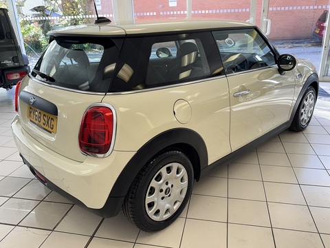 1.5 One Classic Hatchback 3dr Petrol Steptronic Euro 6 (s/s) (102 ps)