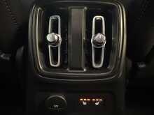 Volvo XC40 h T4 Plus 