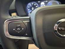 Volvo XC40 h T4 Plus 