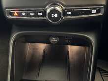 Volvo XC40 h T4 Plus 