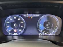 Volvo XC40 h T4 Plus 