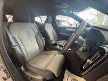 Volvo XC40 h T4 Plus 