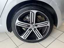 Volkswagen Golf TDI BlueMotion 