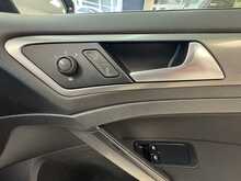 Volkswagen Golf TDI BlueMotion 