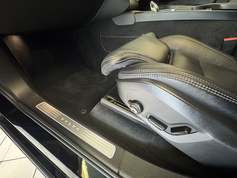 2.0h T8 Twin Engine Recharge 11.6kWh Inscription Pro SUV 5dr Petrol Plug-in Hybrid Auto 4WD Euro 6 (s/s) (390 ps)