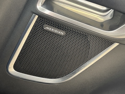 P250 R-Dynamic HSE SUV 2.0 Automatic Petrol