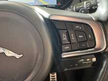 Jaguar E-PACE P250 R-Dynamic HSE 