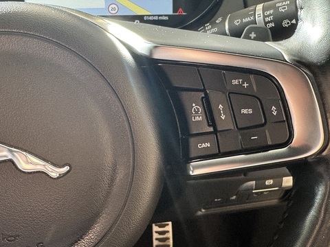 P250 R-Dynamic HSE SUV 2.0 Automatic Petrol