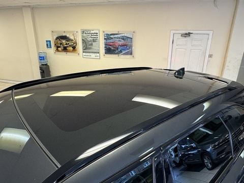 2.0 P300 R-Dynamic SE SUV 5dr Petrol Auto 4WD Euro 6 (s/s) (300 ps)