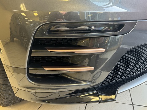 2.0 P300 R-Dynamic SE SUV 5dr Petrol Auto 4WD Euro 6 (s/s) (300 ps)