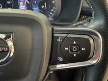 Volvo XC40 T3 R-Design 