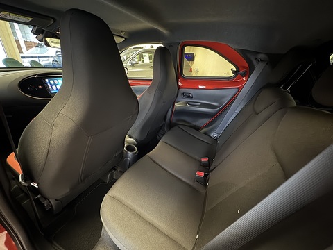 1.0 VVT-i Edge Hatchback 5dr Petrol x-shift Euro 6 (s/s) (72 ps)