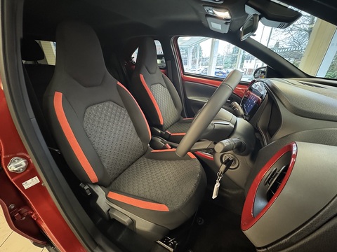 1.0 VVT-i Edge Hatchback 5dr Petrol x-shift Euro 6 (s/s) (72 ps)