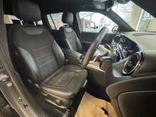 Mercedes-Benz GLB GLB200 AMG Line 