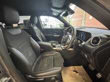 Mercedes-Benz GLB GLB200 AMG Line 