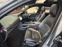 Jaguar F-PACE P300 R-Sport 